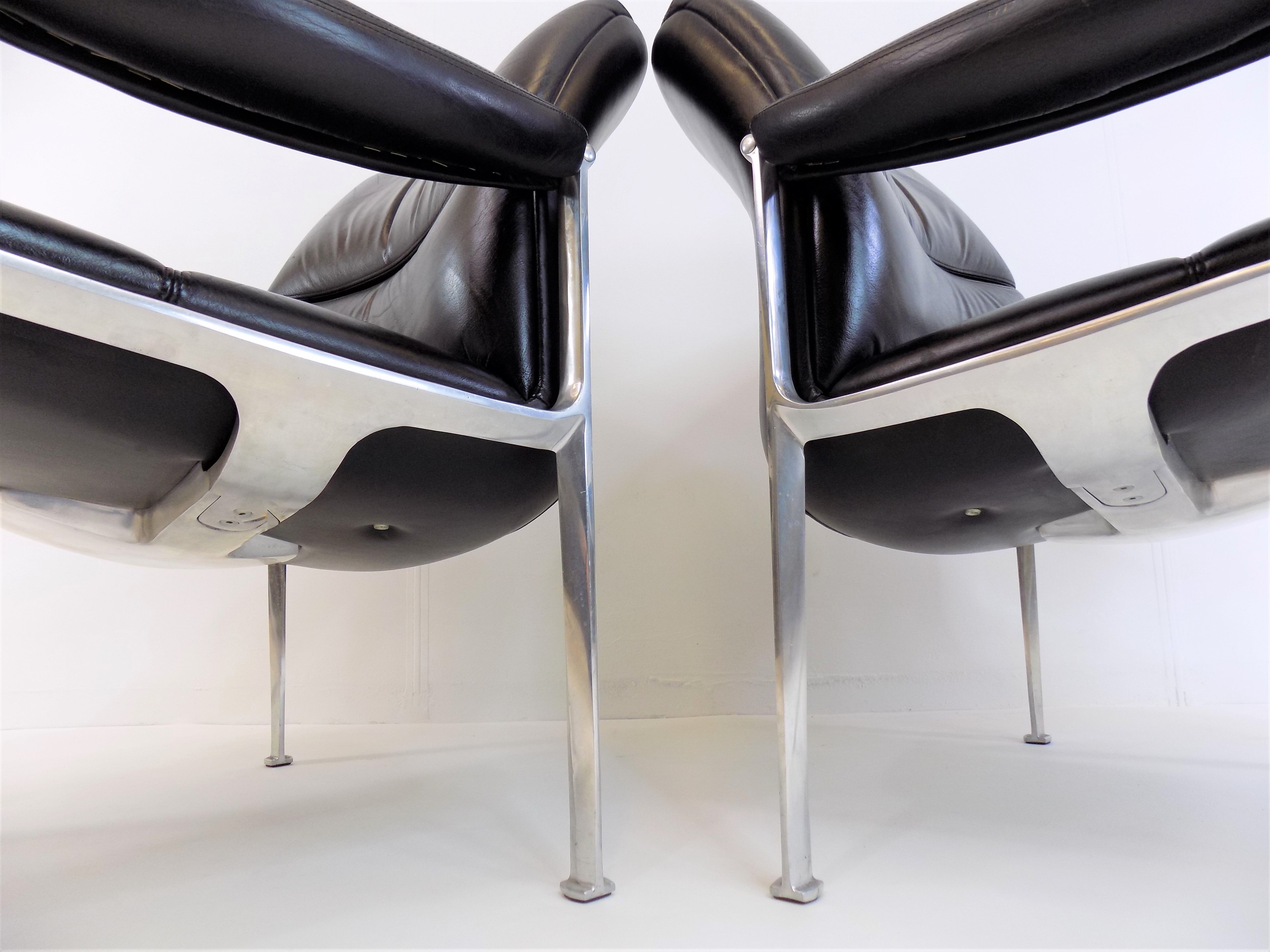 Lot de 2 fauteuils en cuir Röder Söhne by Miller Borgsen