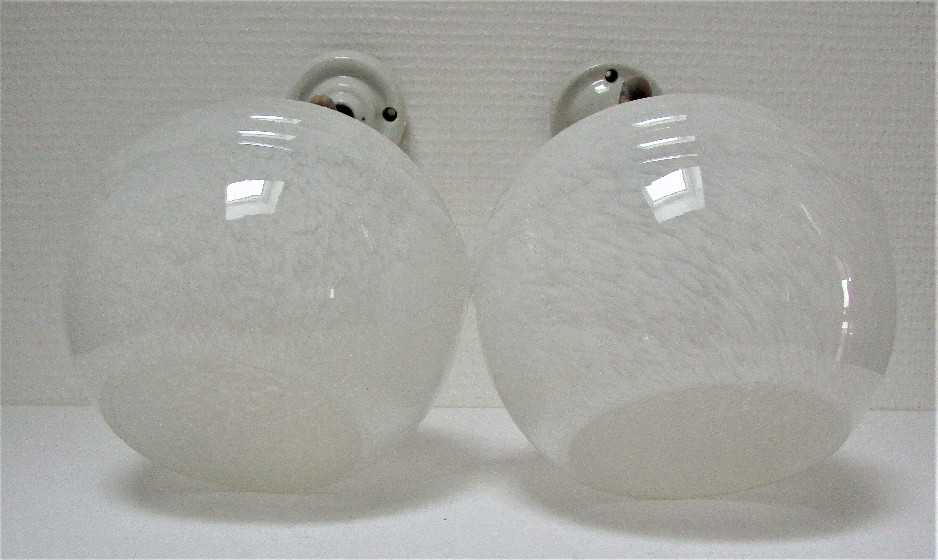 Pair of porcelain sconces brass glass of clchy white art deco