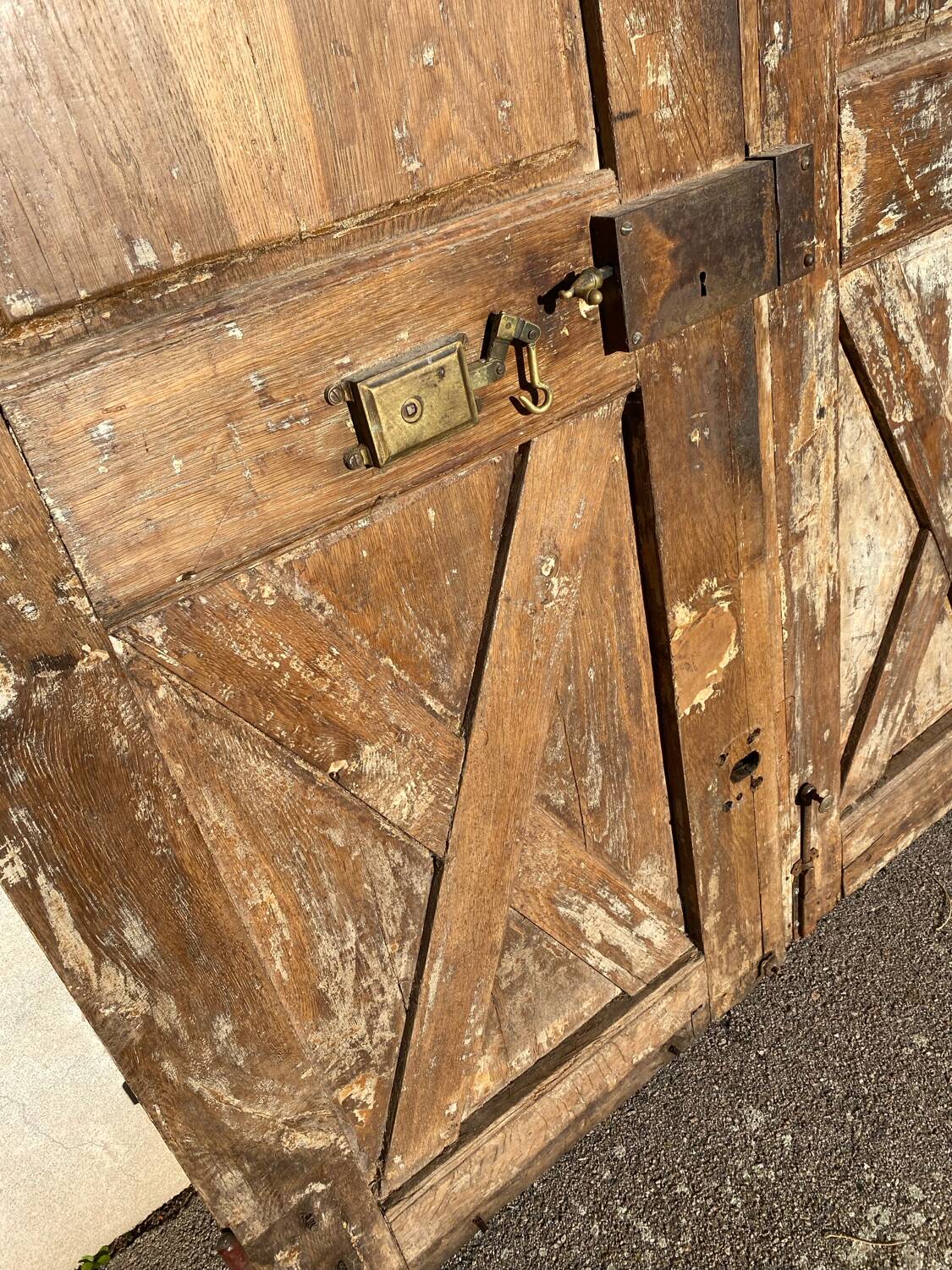 Double-leaf carriage door