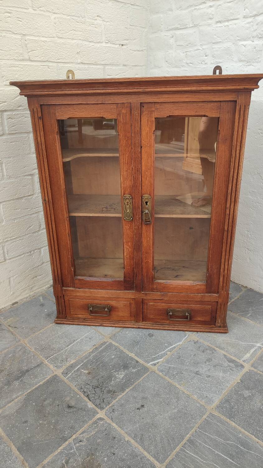 Petite armoire vitrée en chêne
