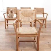 Ensemble de quatre chaises de salle à manger danoises modernes du milieu du siècle en papercord et pin massif.