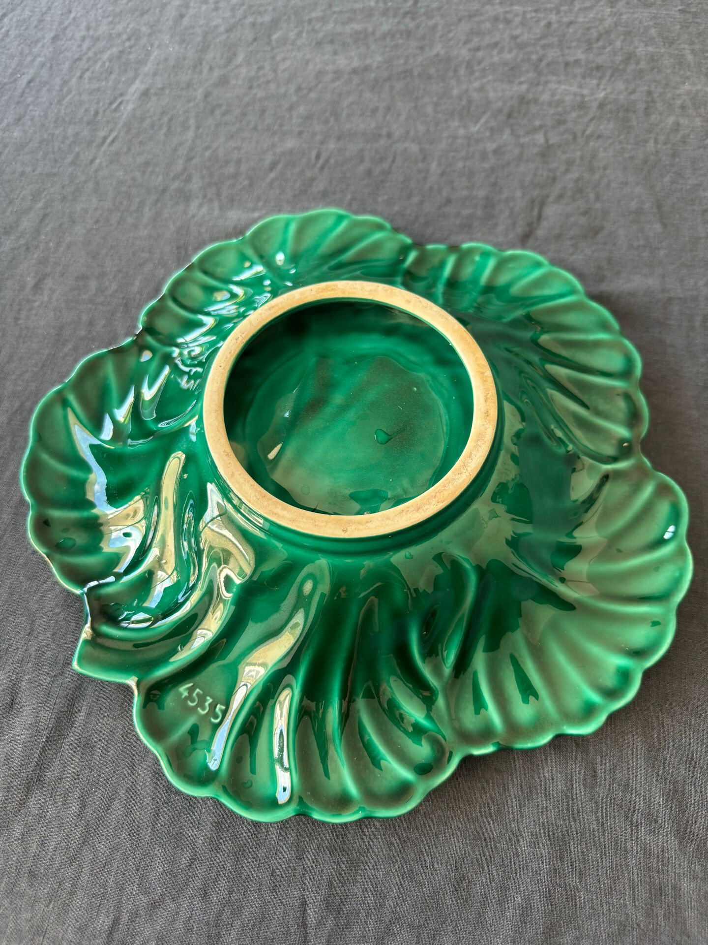 Ceramic fruit bowl