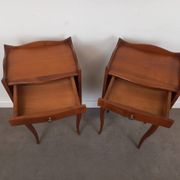 Paire de tables de chevet style Louis XV