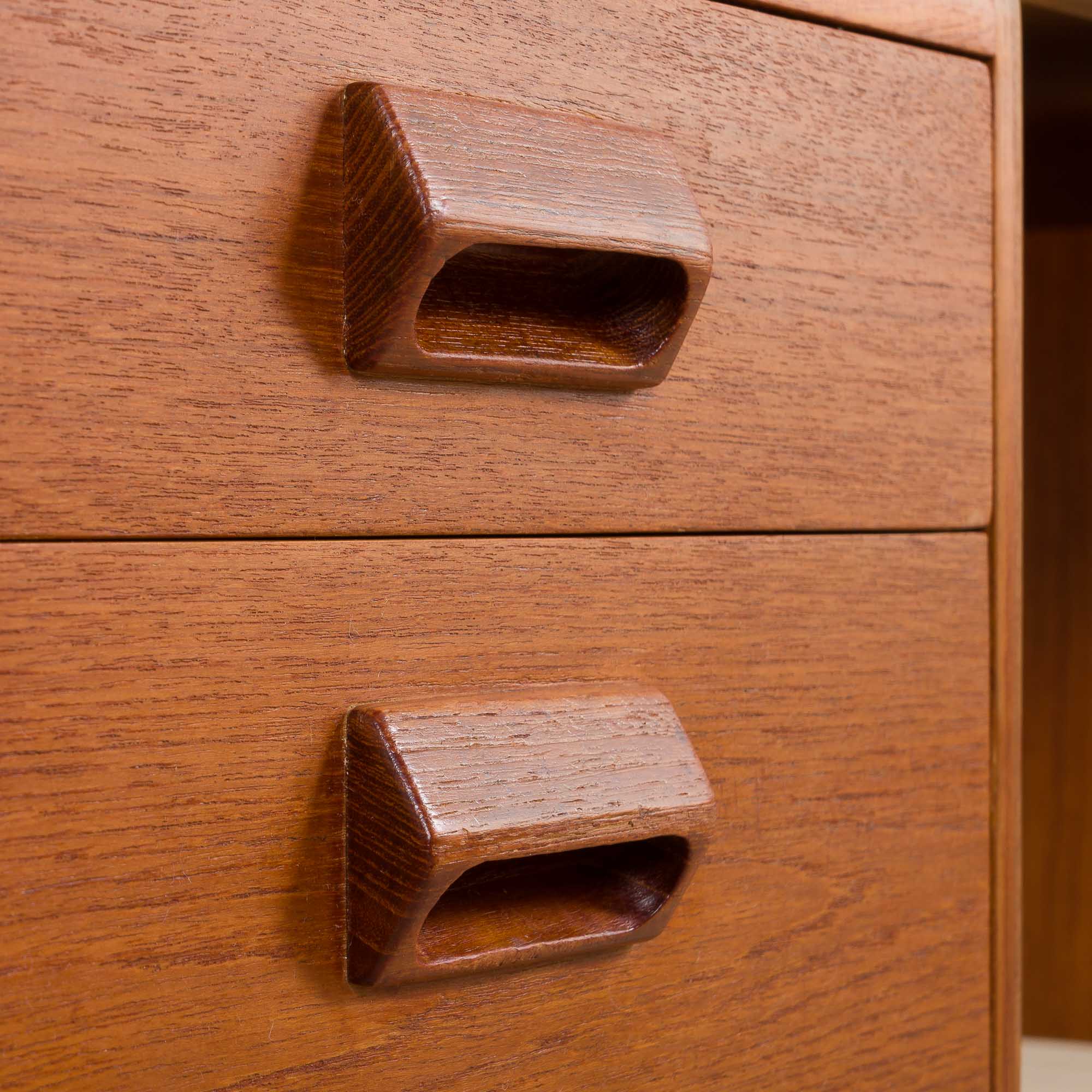 Danish Teak Model 130/1 Desk by Børge Mogensen for Søborg Møbelfabrik, freestanding 1950s