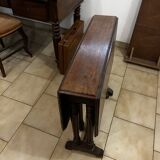 Folding side table on wheels
