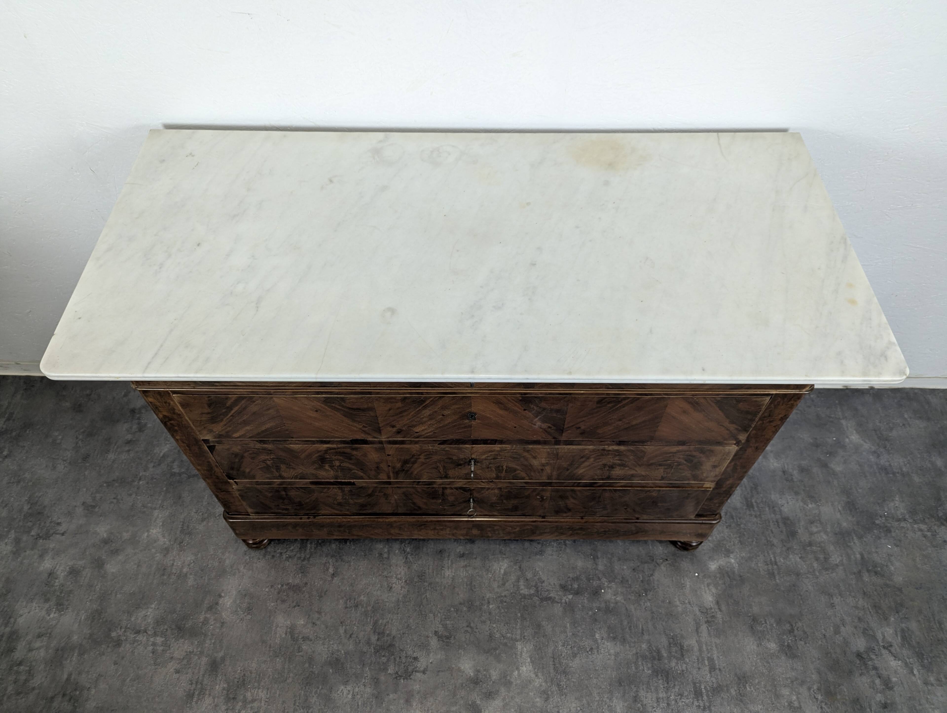 Commode Louis Philippe en Acajou flammé marbre de Carrare