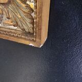 Mirror with parecloses