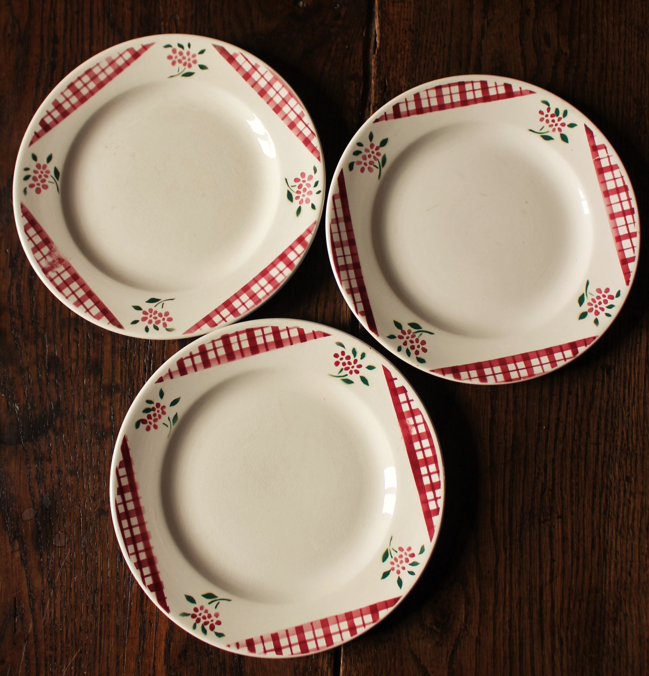 Lot 6 small mismatched plates Niger Corsica red Digoin Sarreguemines
