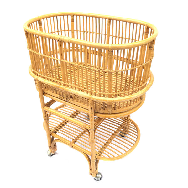 Berceau en rotin vintage pour bébé