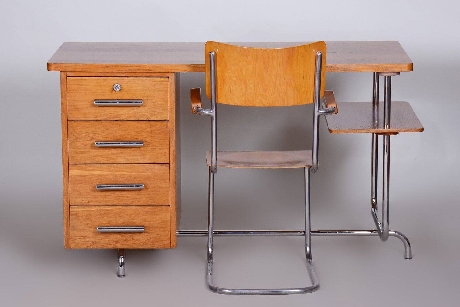 Bauhaus Oak Writing Desk attributed to Jindřich Halabala for Up Závody, 1930s