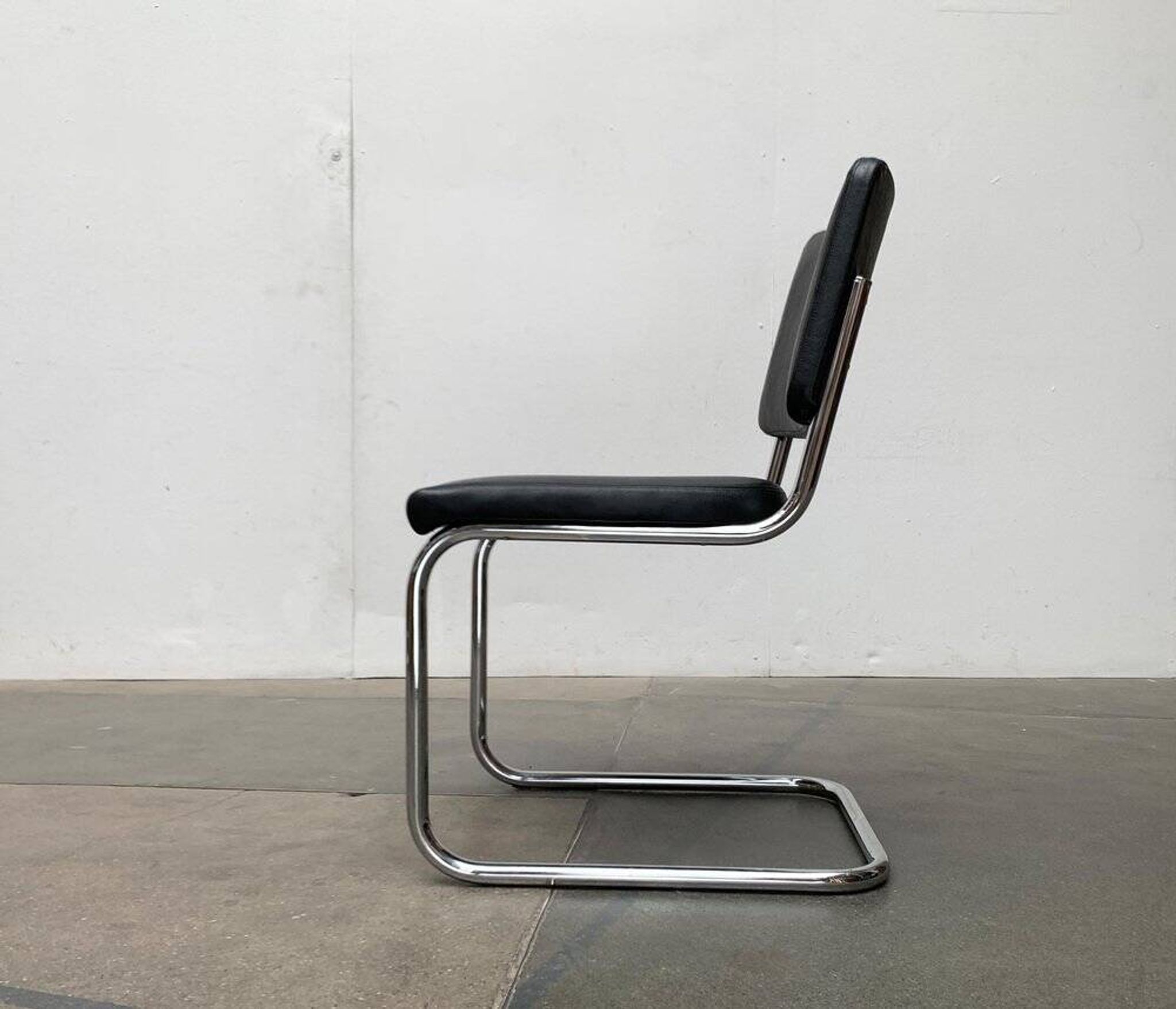 German cantilever chair Mi-century S32 by Marcel Breuer & Mart Stam for Thonet, 1970s