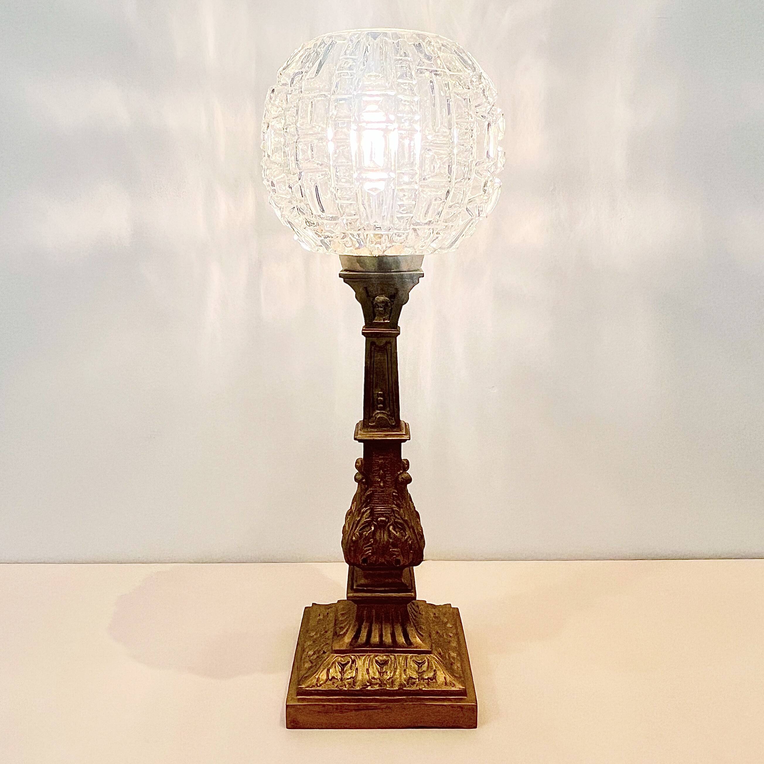 lampe chandelier en bronze doré XIXe avec globe en verre pointe de diamant