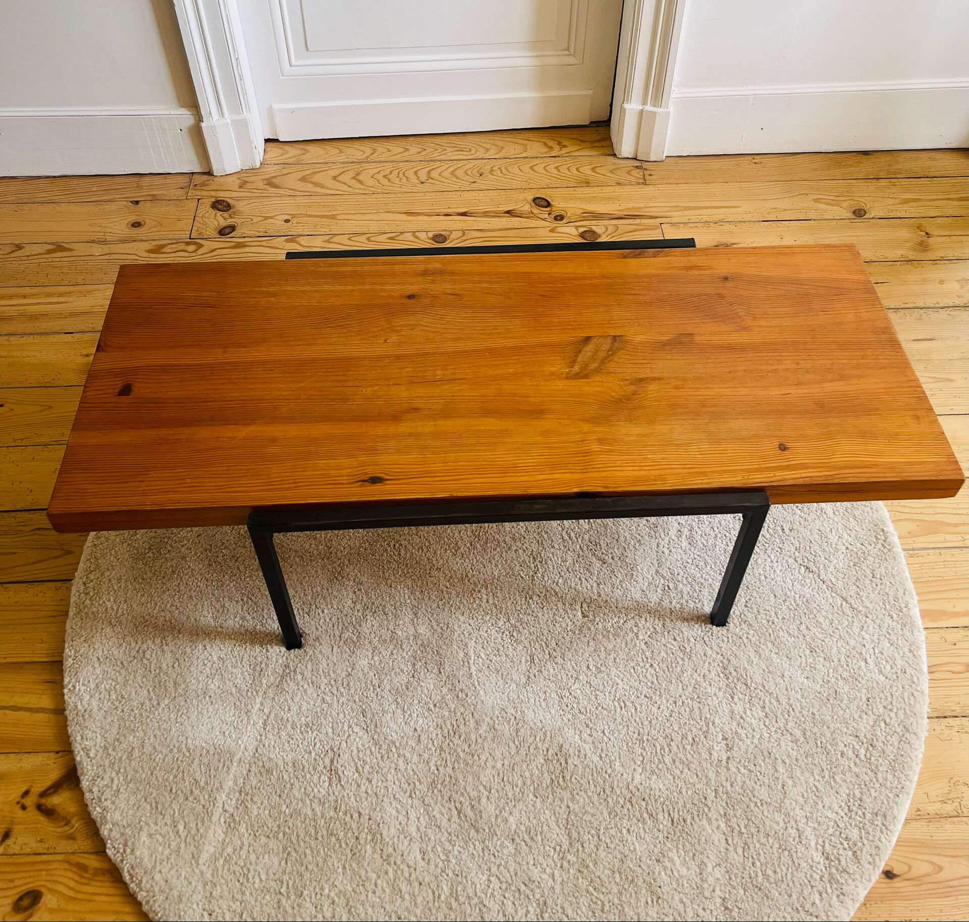 Table basse pin et métal vintage