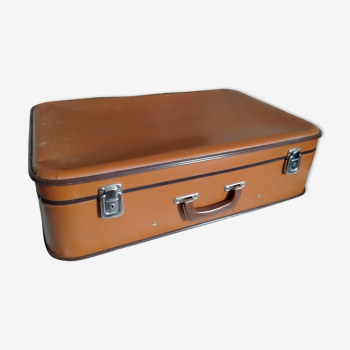 Valise en carton