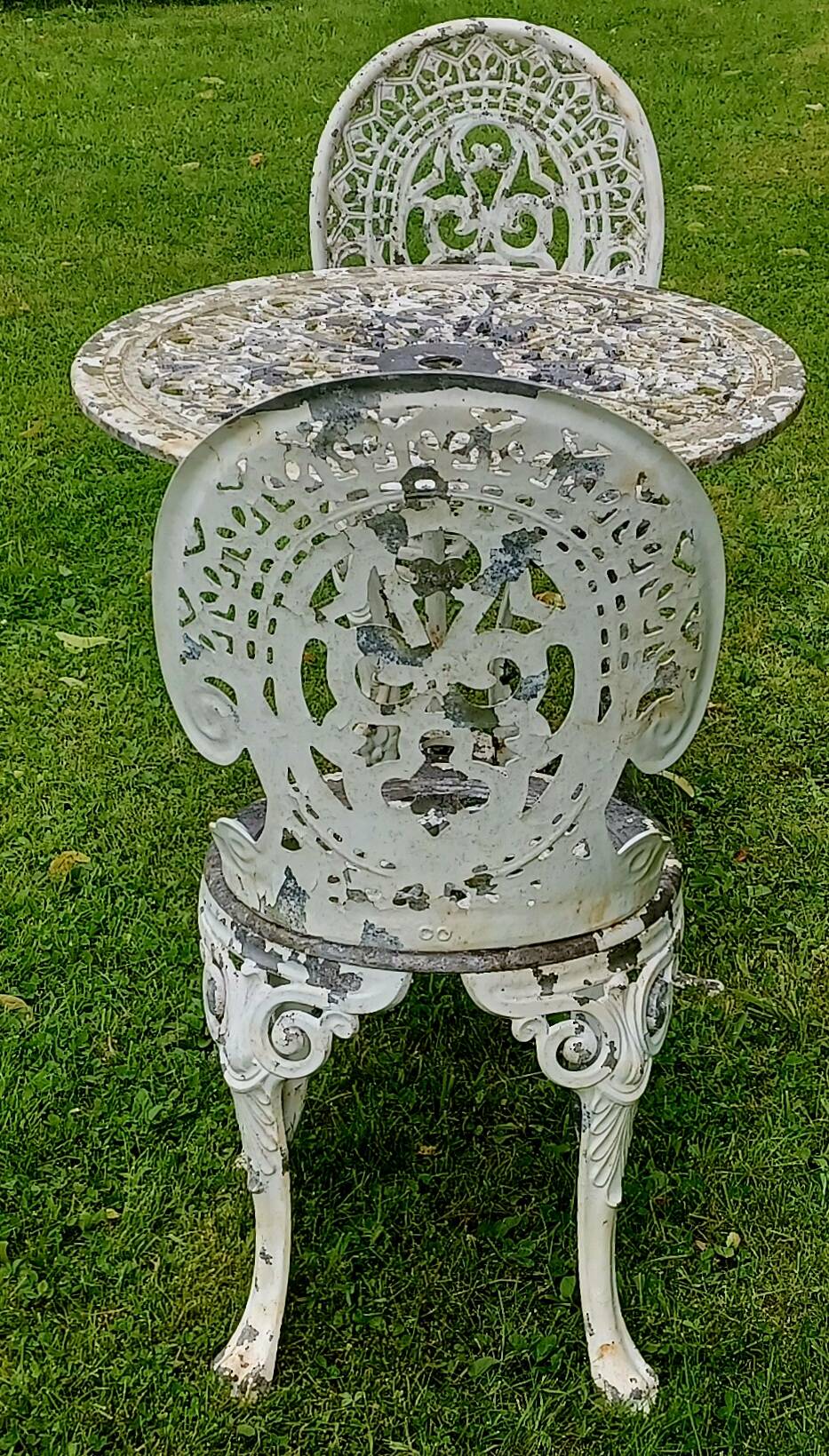 Cast aluminum garden furniture