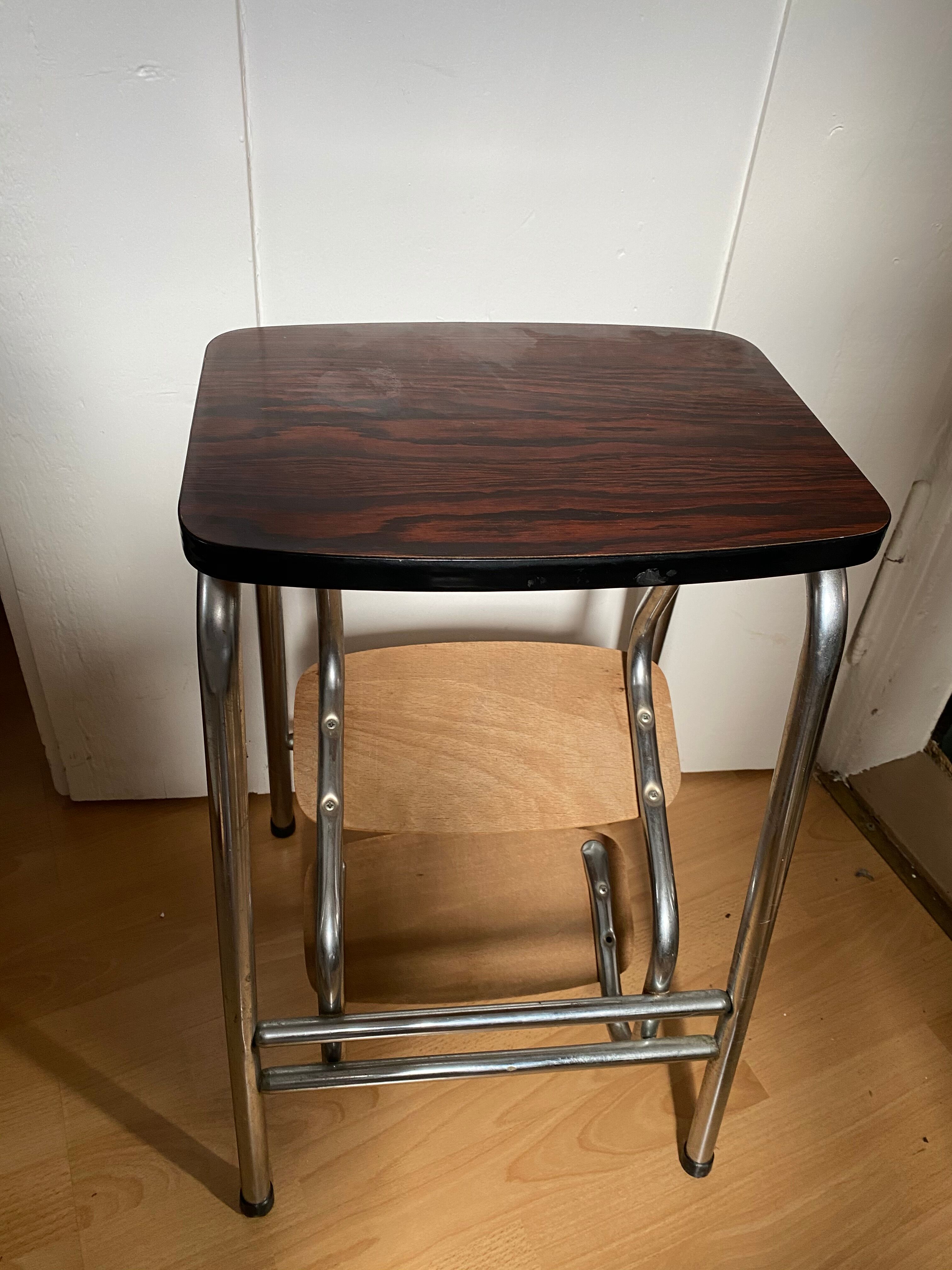 Footst formica walking feet