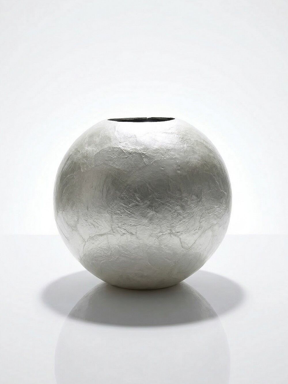Small round vase in natural capiz mother-of-pearl contemporary.