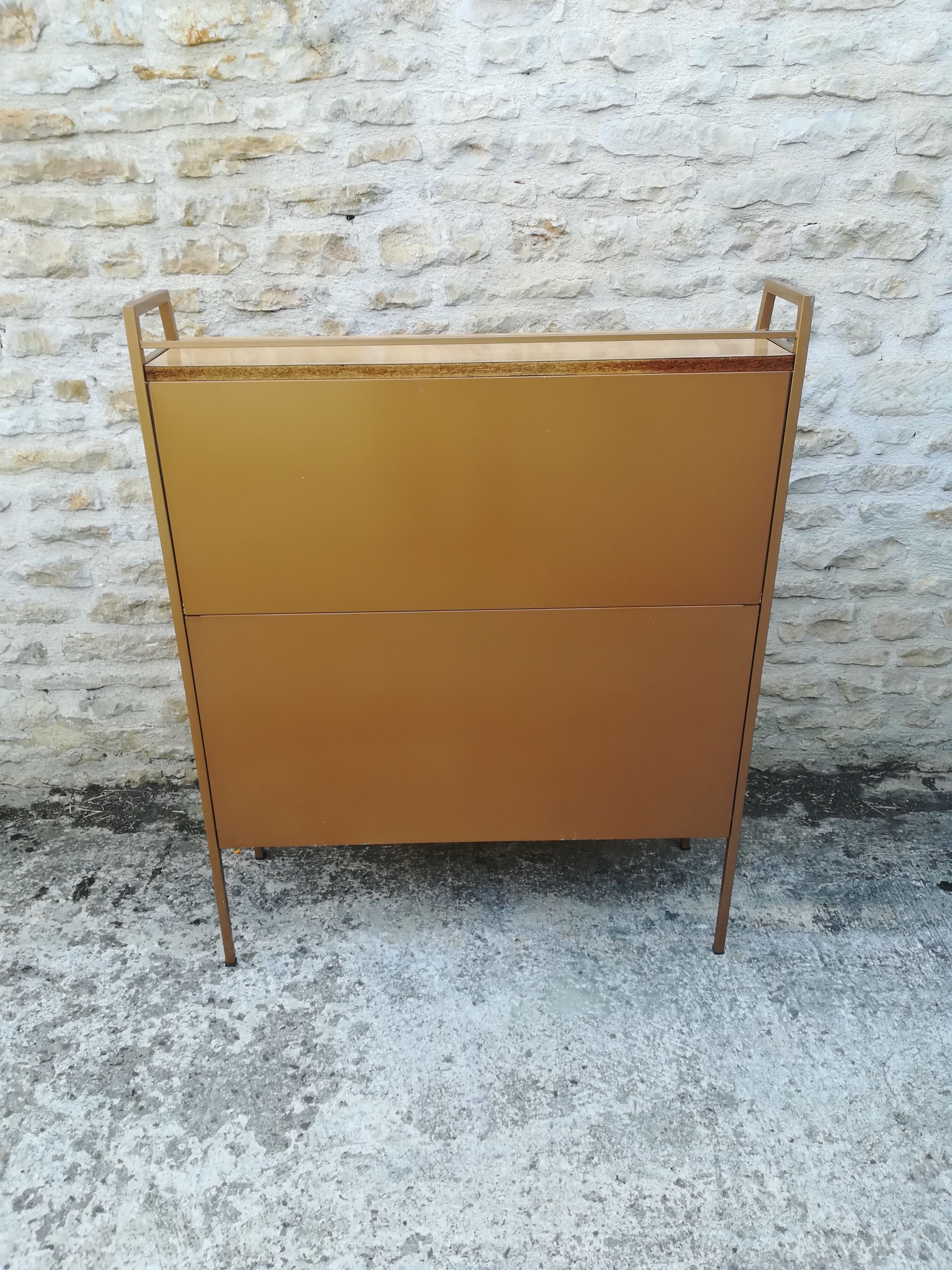 Buffet in formica