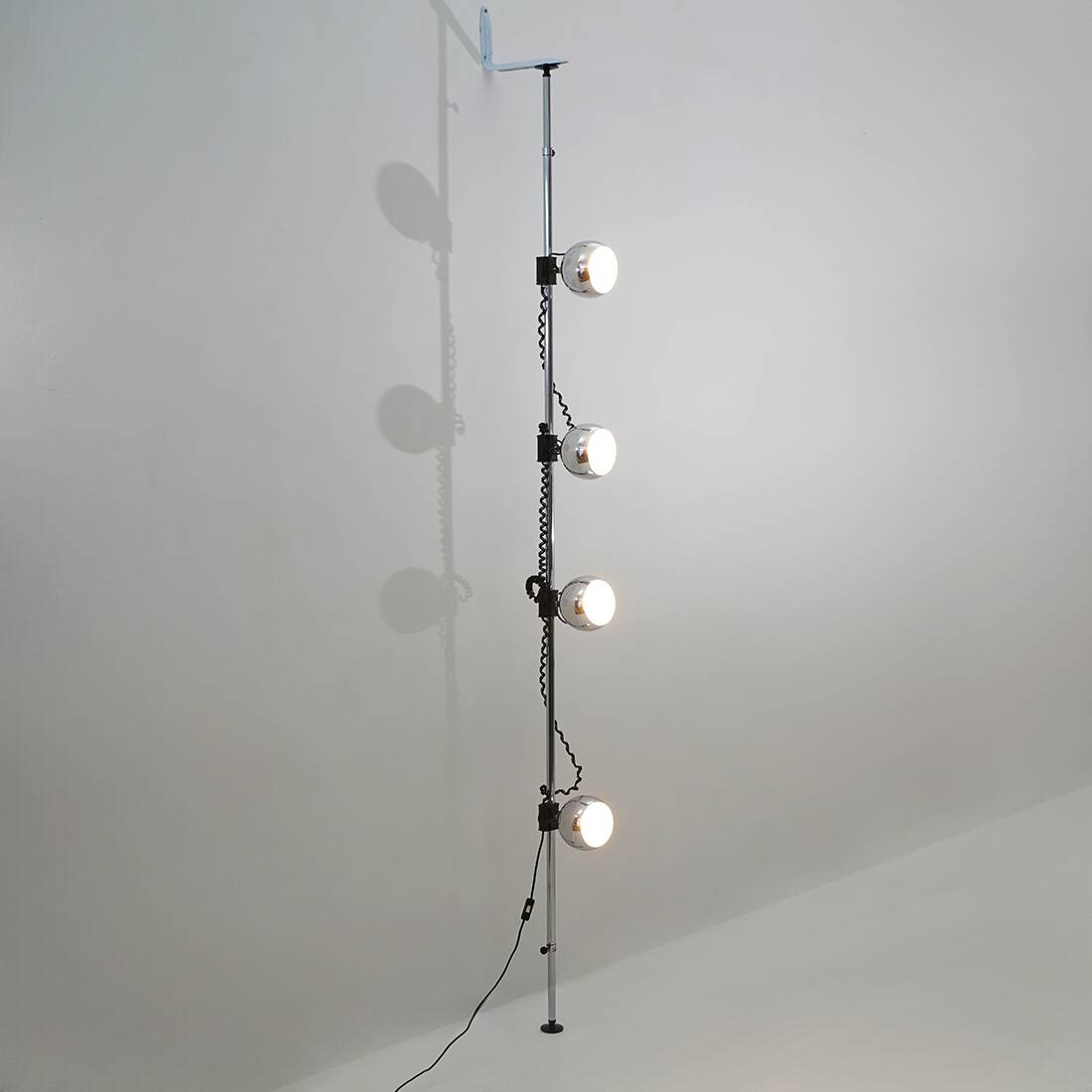 Lampe de sol chrome allant du sol au plafond, années 1970