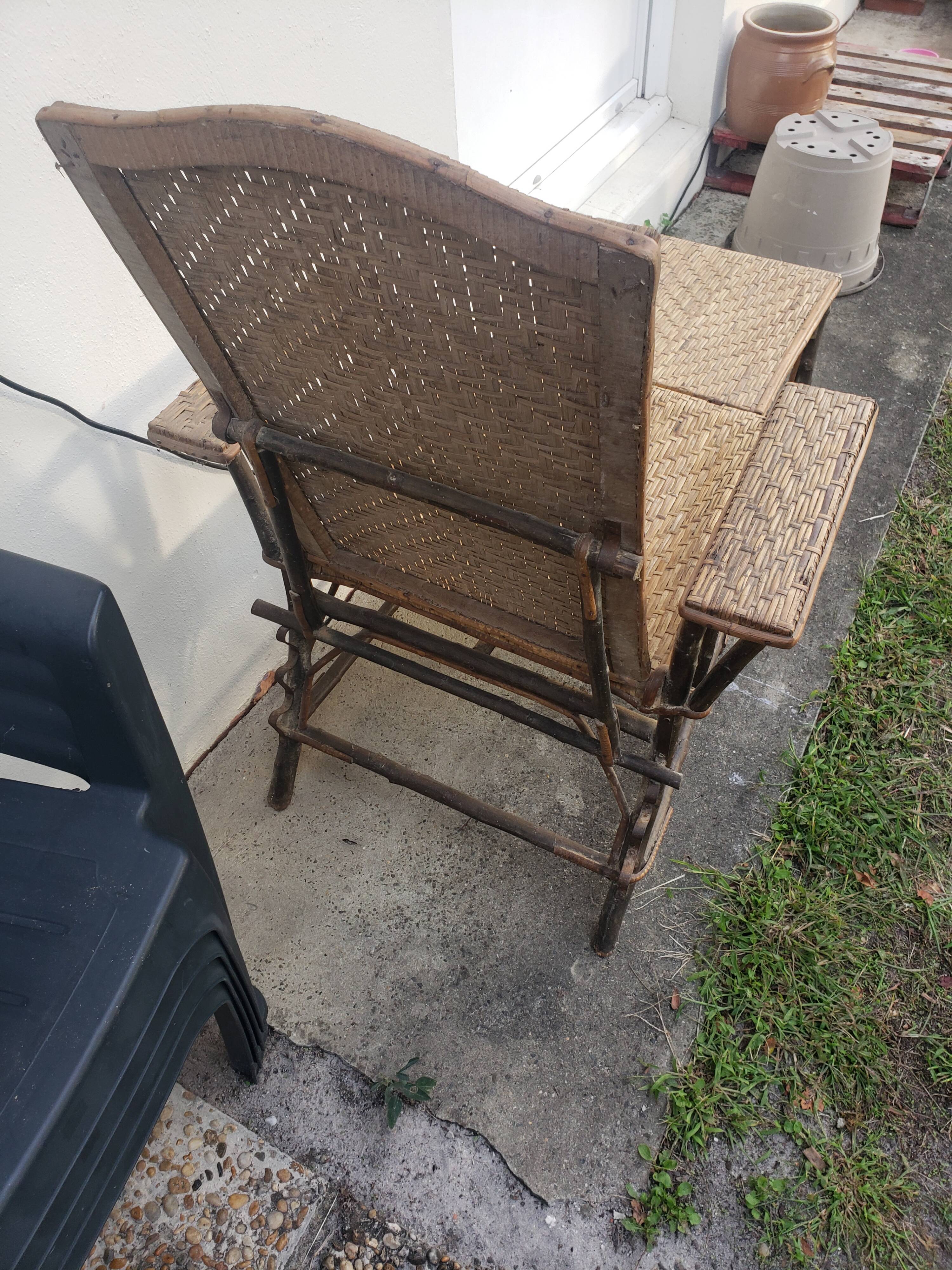 Chaise longue en rotin et osier