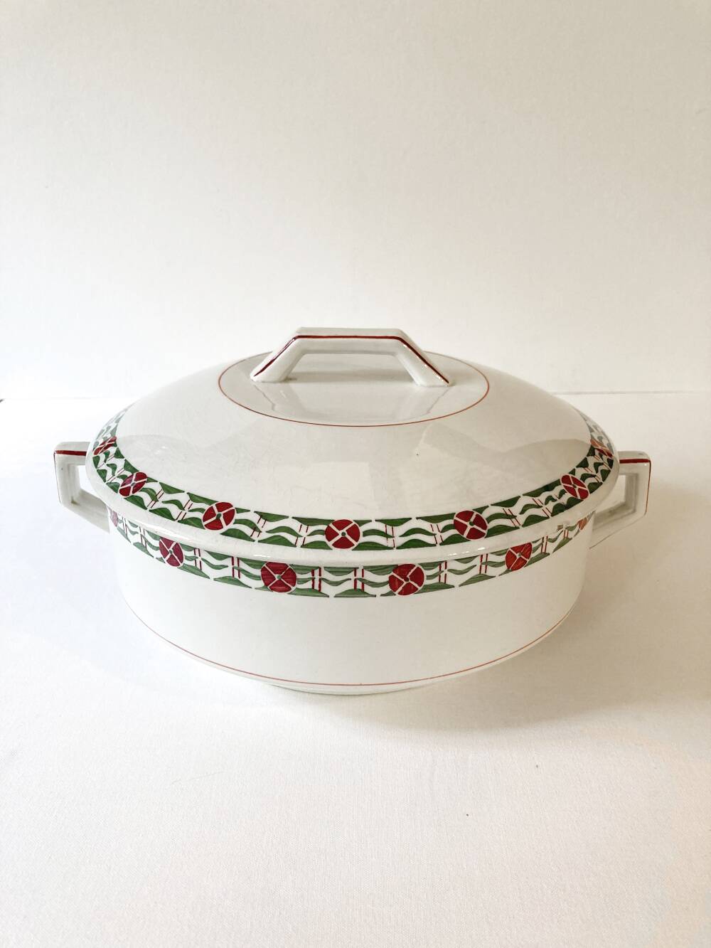 Orchies Soup Tureen / Moulin des Loups, Madeleine model