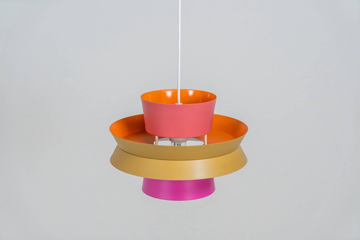 Suspension « Trava » conçue par Carl Thore pour Granhaga (Suède, années 1960).