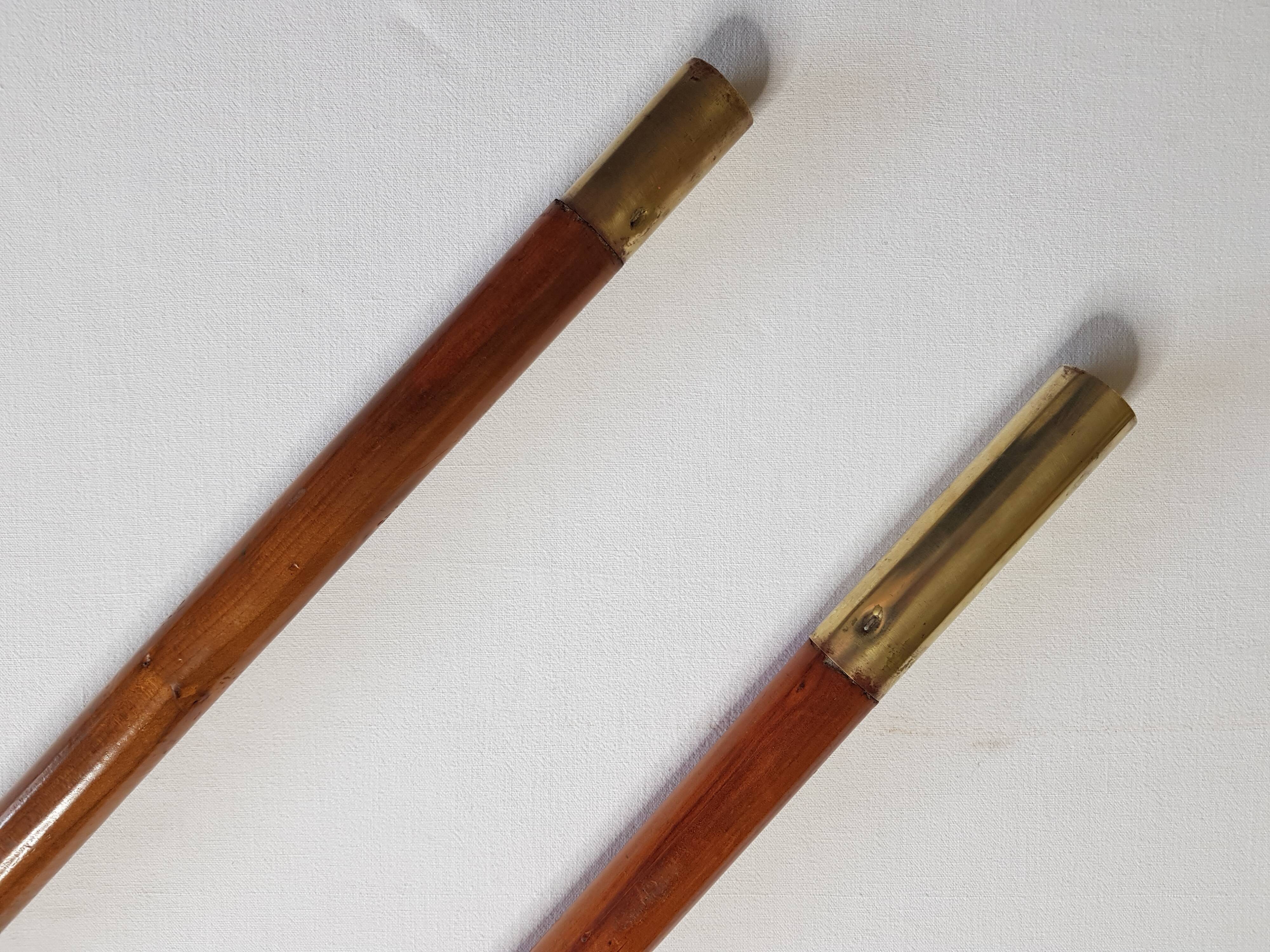 Former wooden double-row paddle