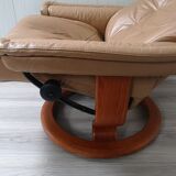 Fauteuil en cuir pivotant du milieu du siècle Norvège
