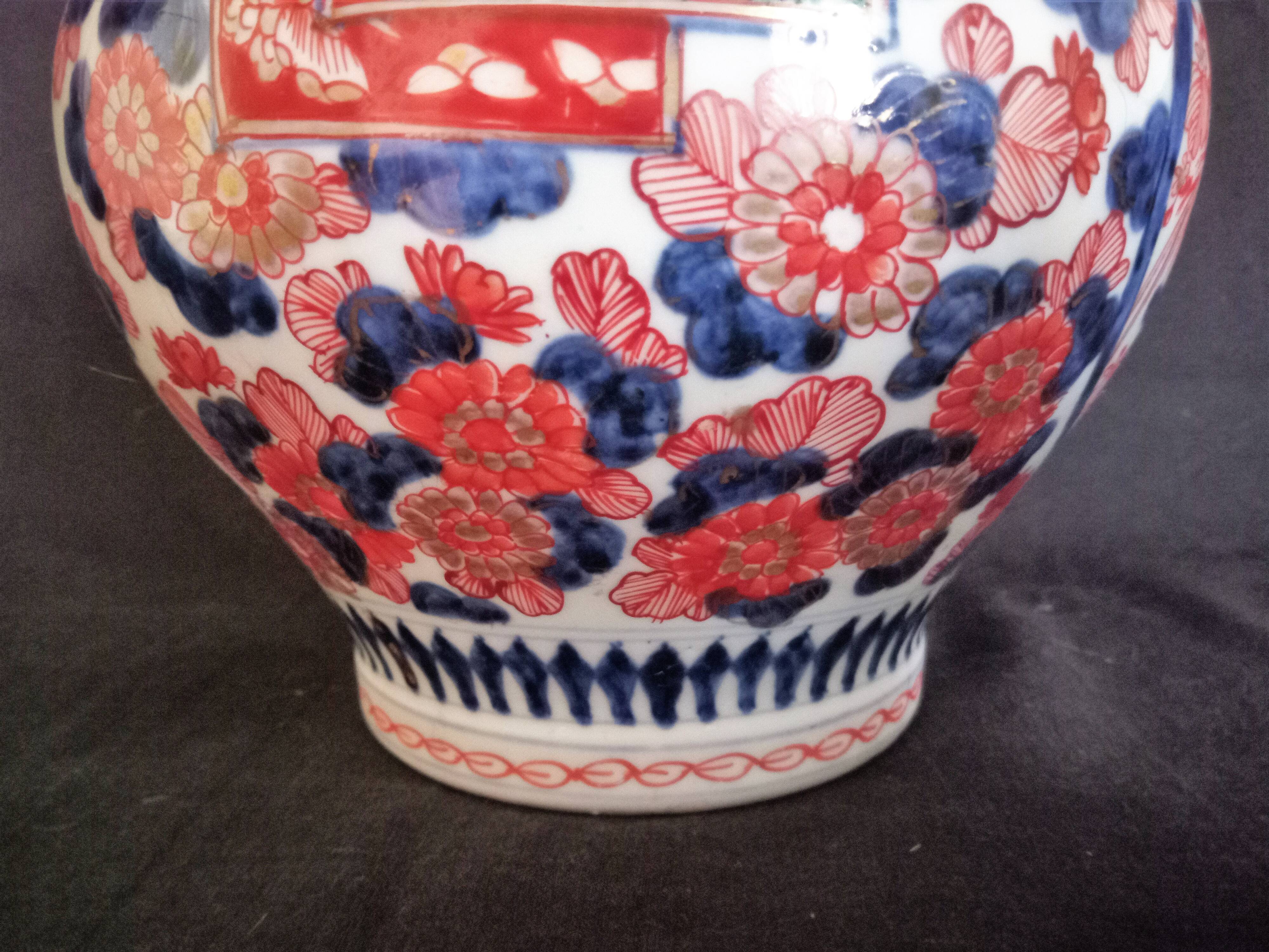 Pair of Imari Japan vases late 19th early 20th