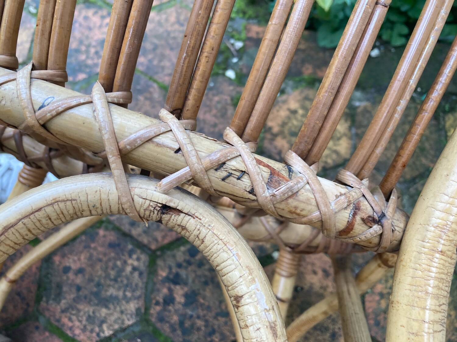 Lot de 10 chaises en rotin vintage