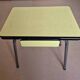 Table année 1960 en formica jaune