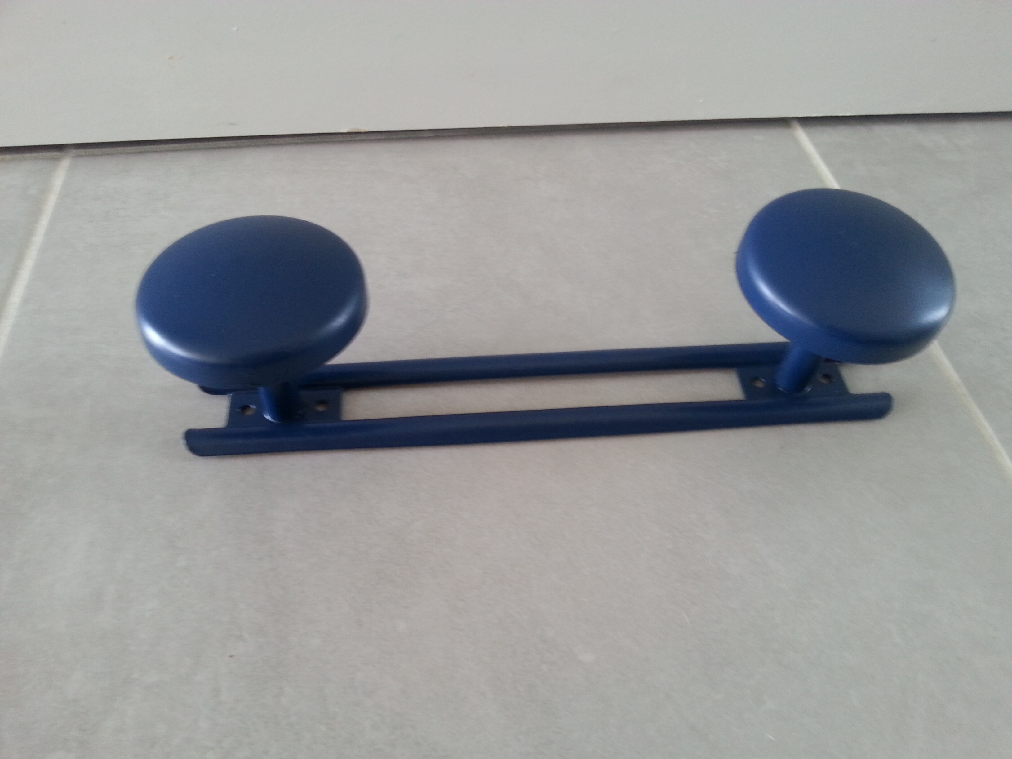 Vintage double metal peg