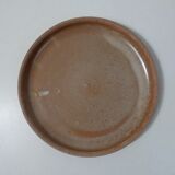 2 flat stoneware plates