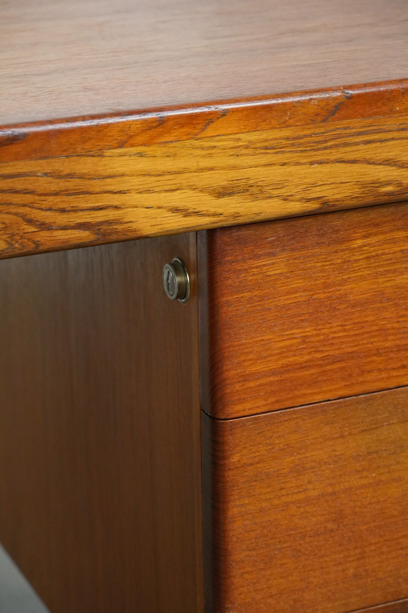 Vintage German design desk by Hartmut Lohmeyer for Wilkhahn with 6 drawers