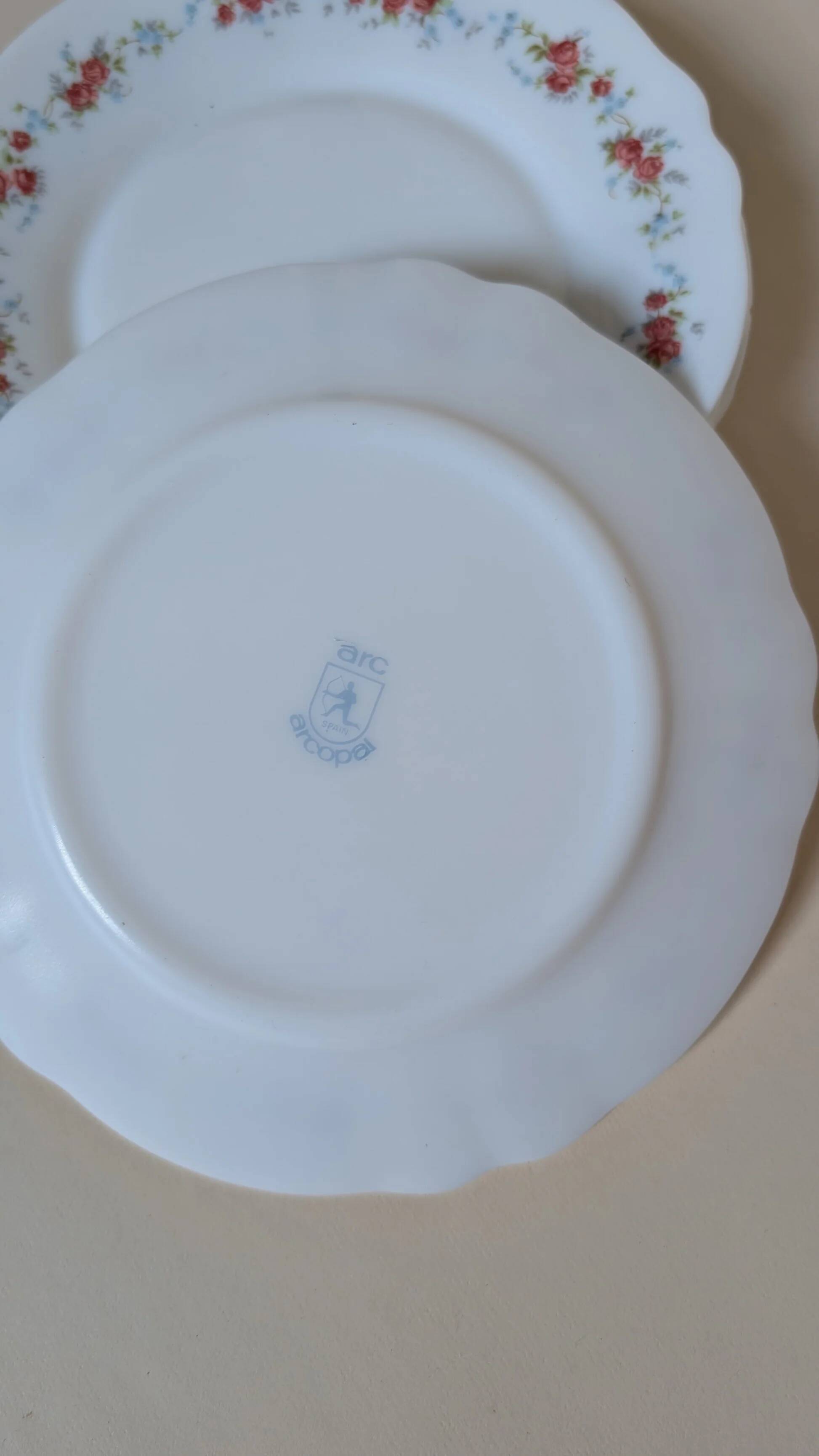 6 assiettes à dessert