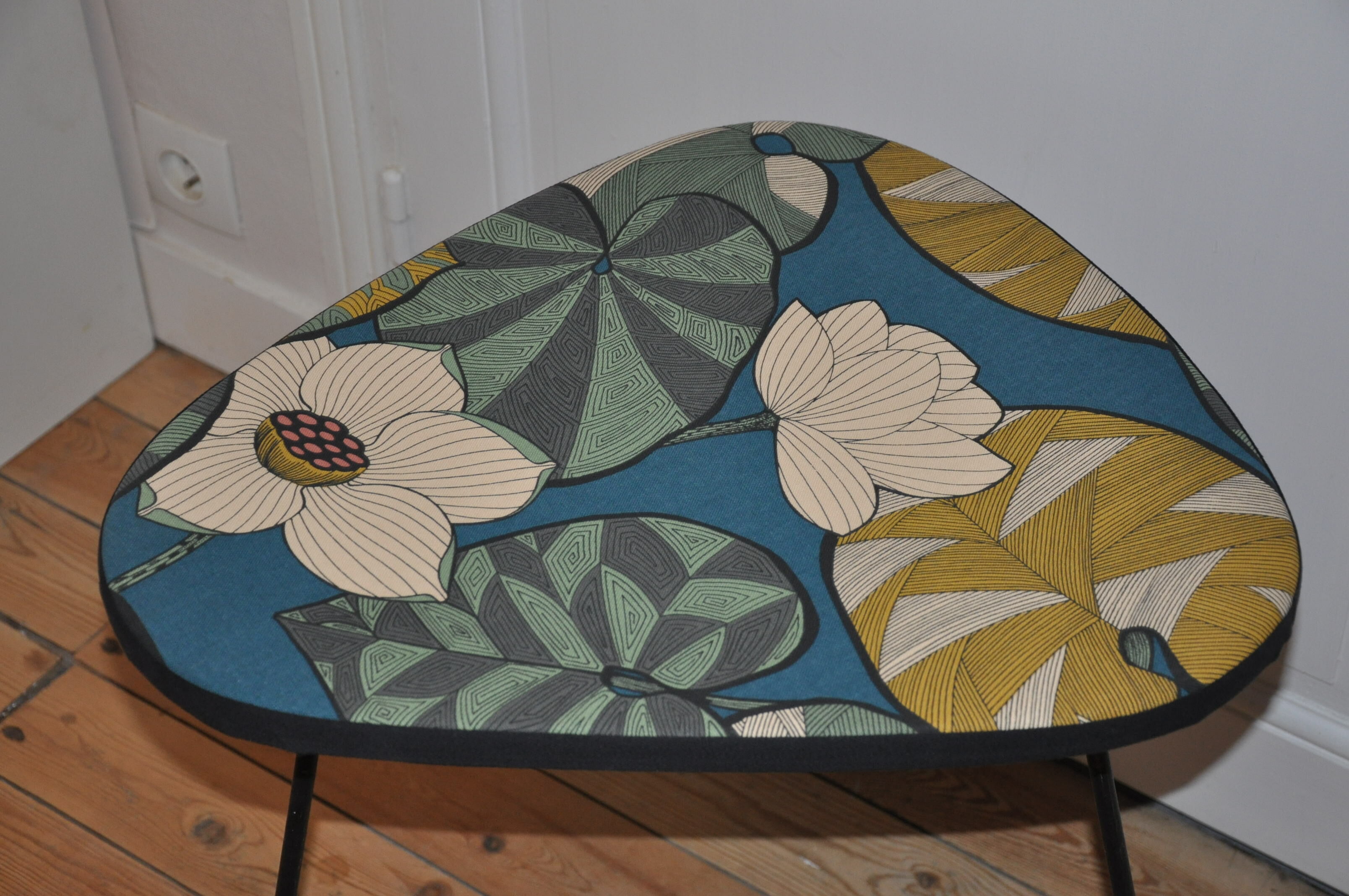 Free-form coffee table 50s