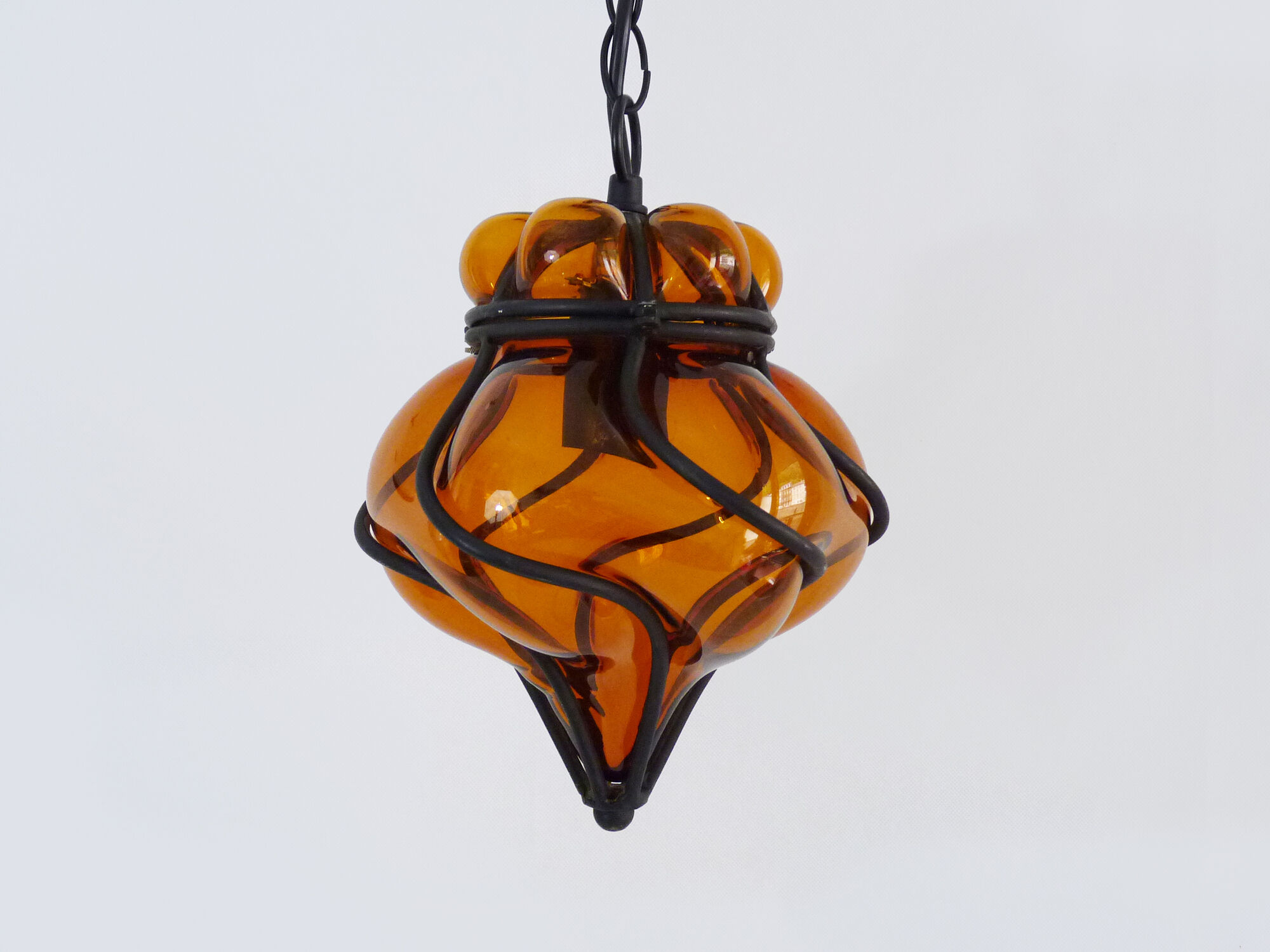 Lustre cage vénitien en verre soufflé orange et fer forgé