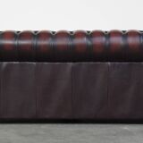 2.5-seater Chesterfield sofa in dark red flamed cowhide leather