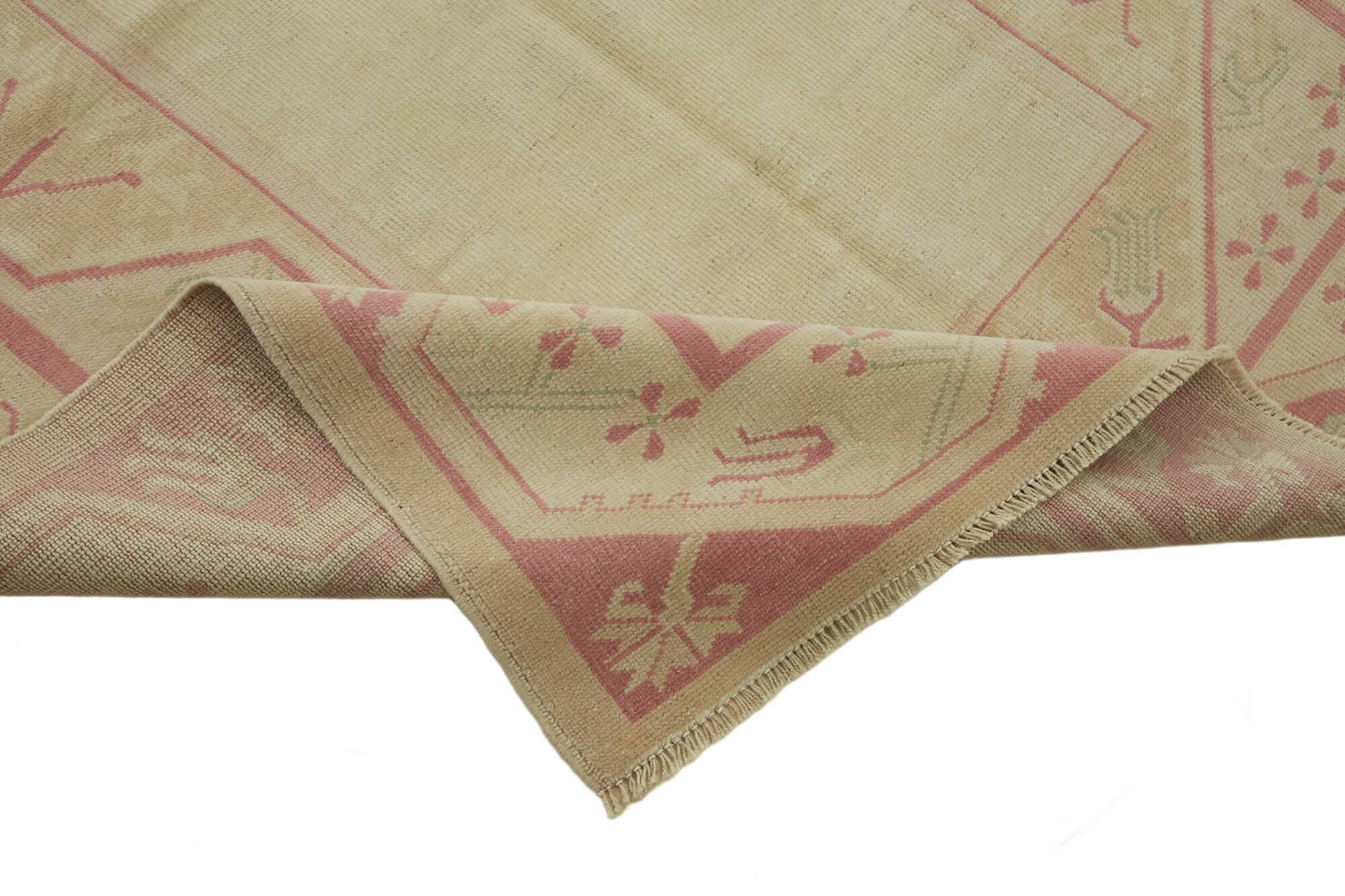 Turkish Vintage Anatolian Rug 140 cm x 200 cm