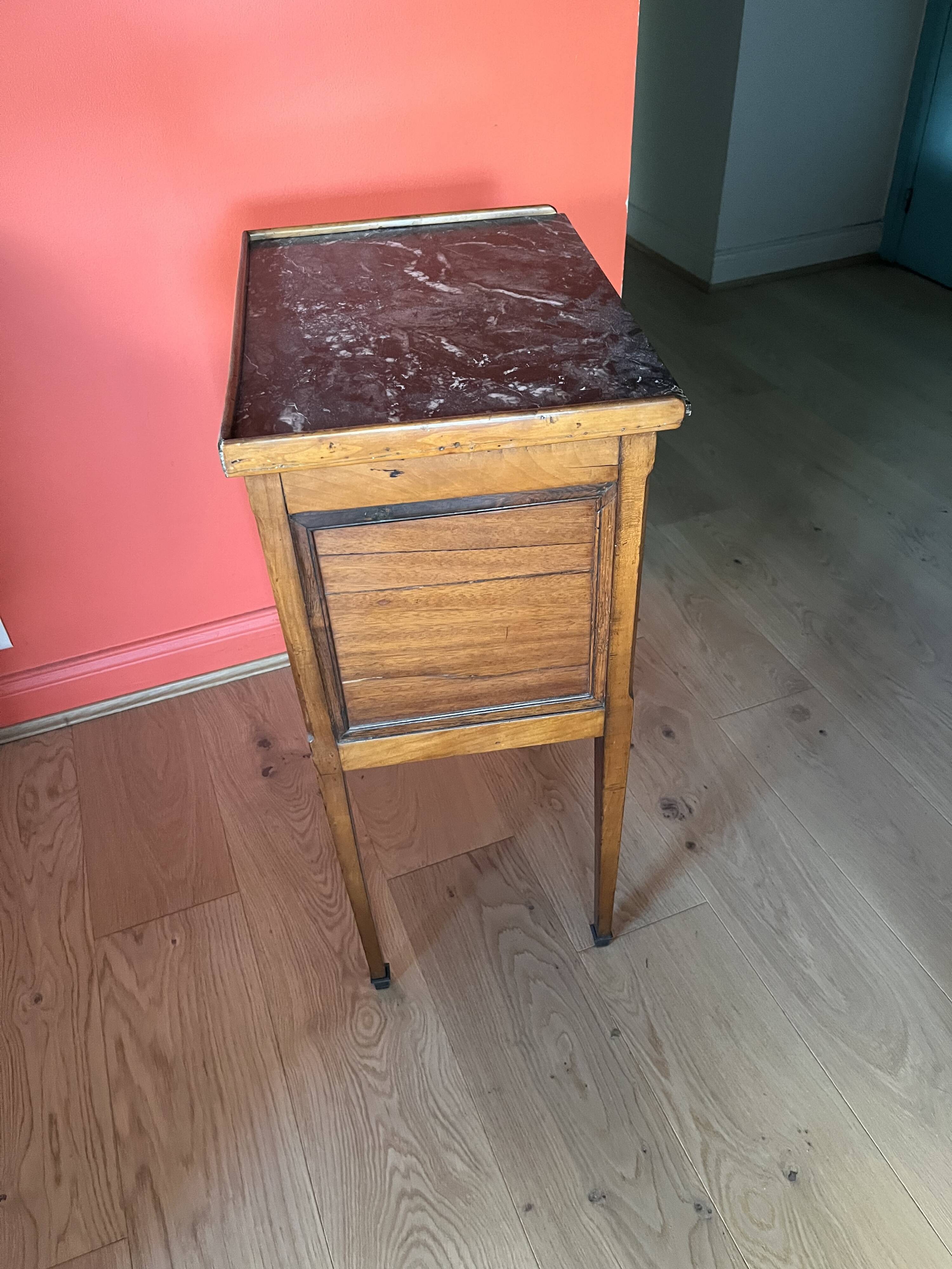 Small chest of drawers in Louis XVI style