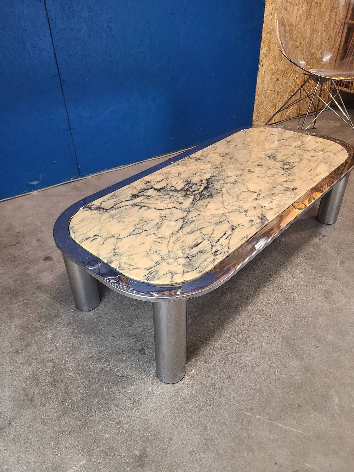 Italian design coffee table from the 70s, marble and chrome