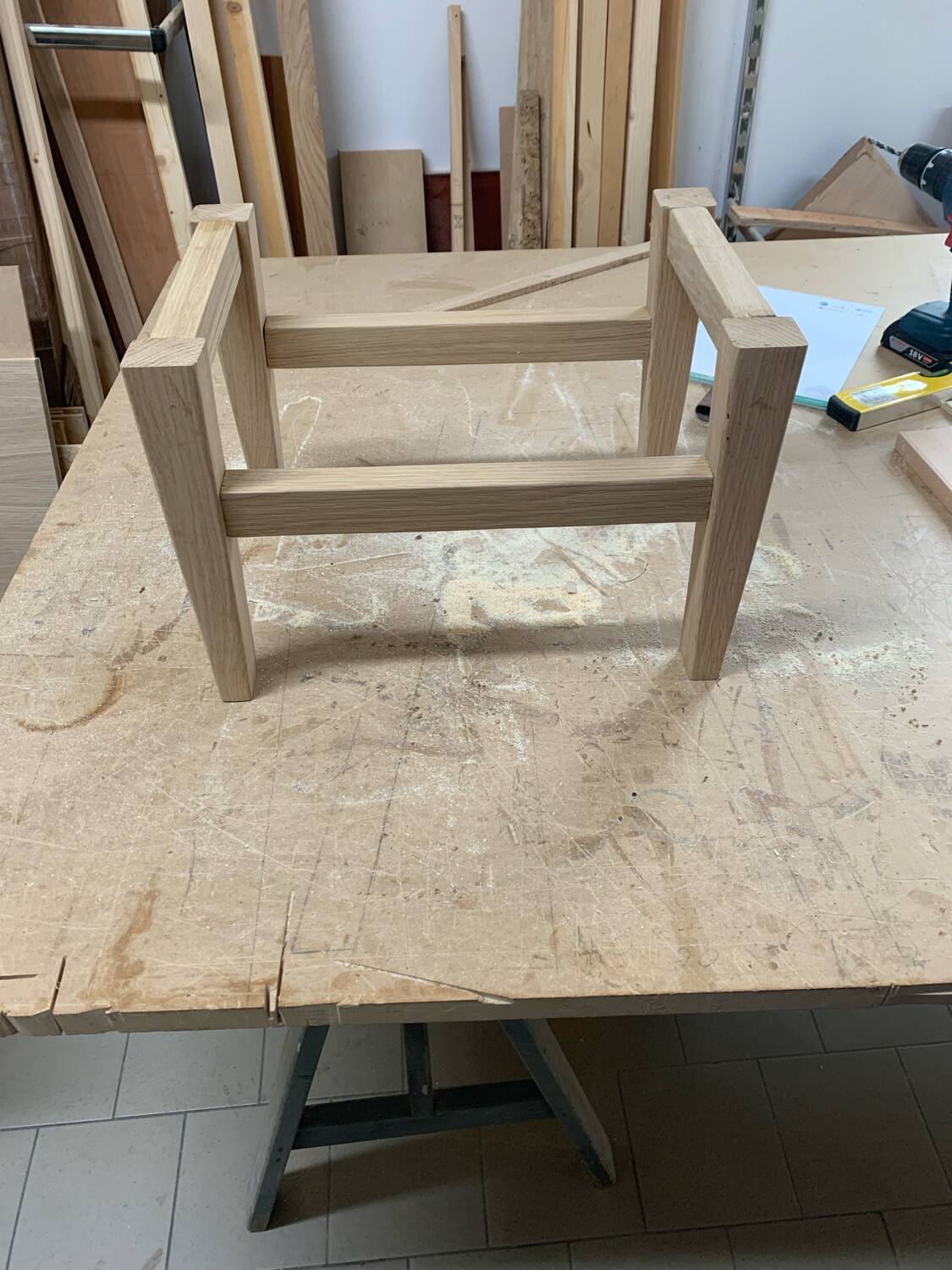 Bibliothèque avec tiroir