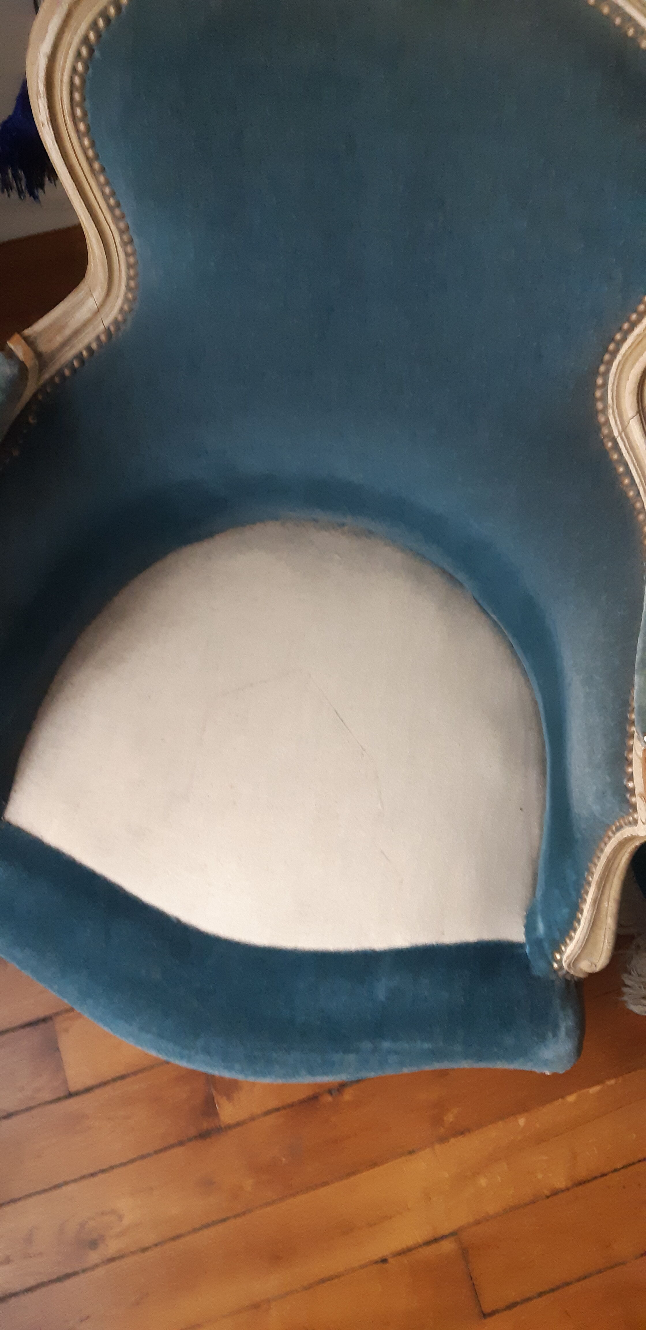 Paire de fauteuils bergères de style Louis XV