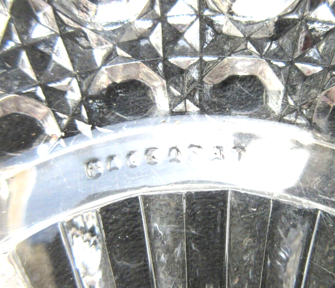 Underwear of decanter or bottle, crystal with diamond points signed BACCARAT