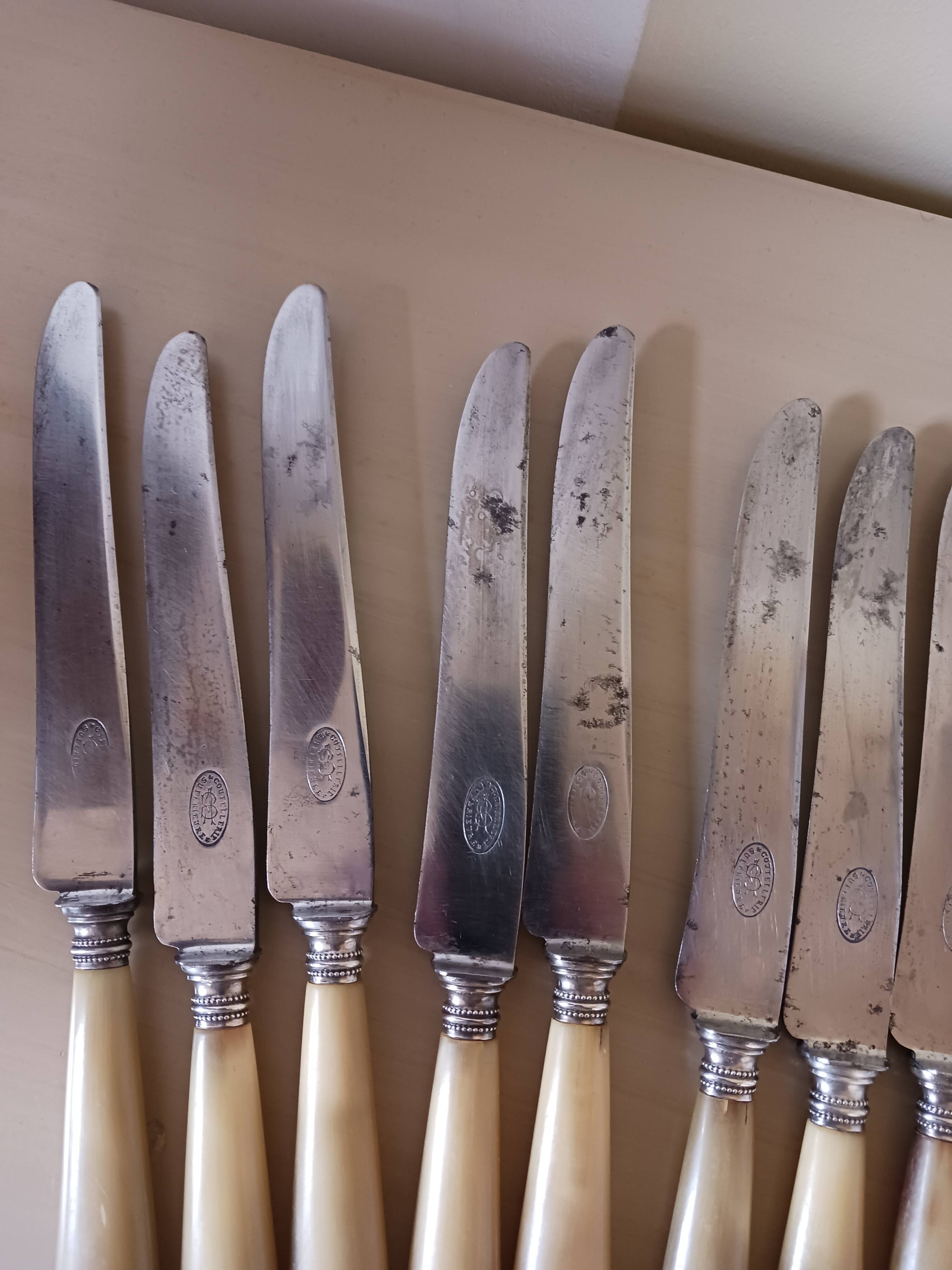 Antique knives in Bakelite and steel.