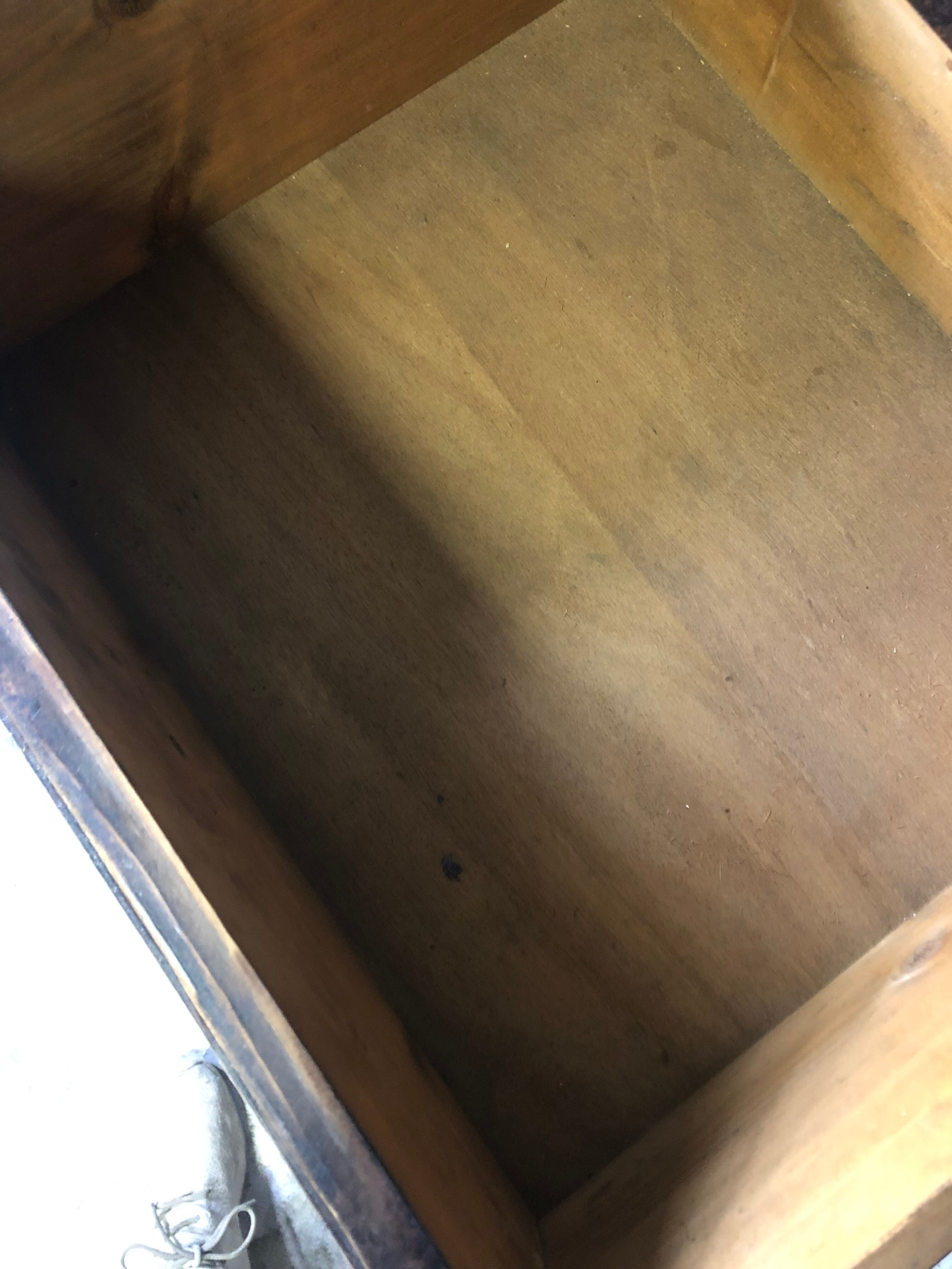 Meuble de métier à tiroirs et casiers