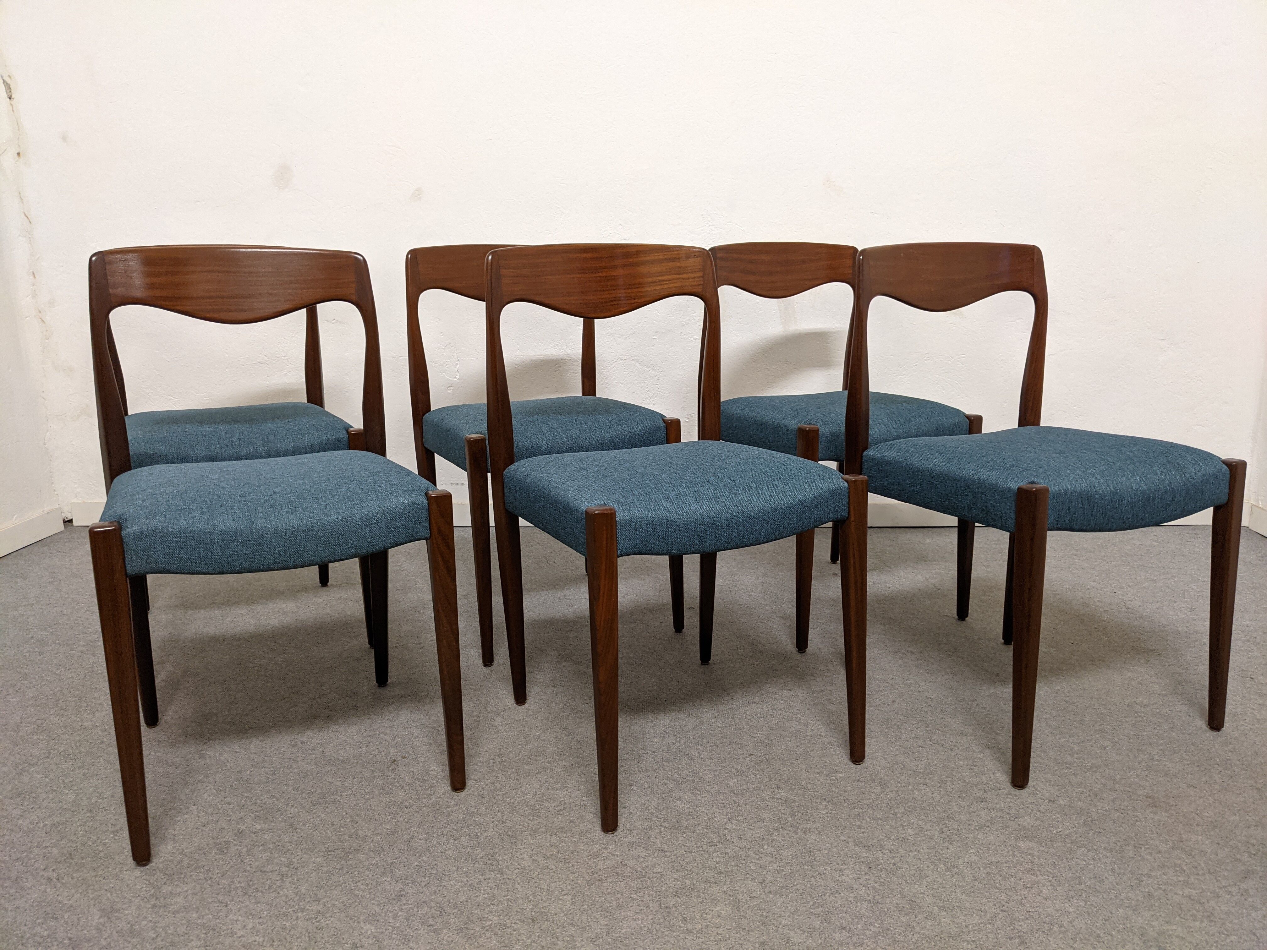 Set of 6 Danish teak chairs from the 60s/70s