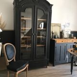 Black and wood showcase