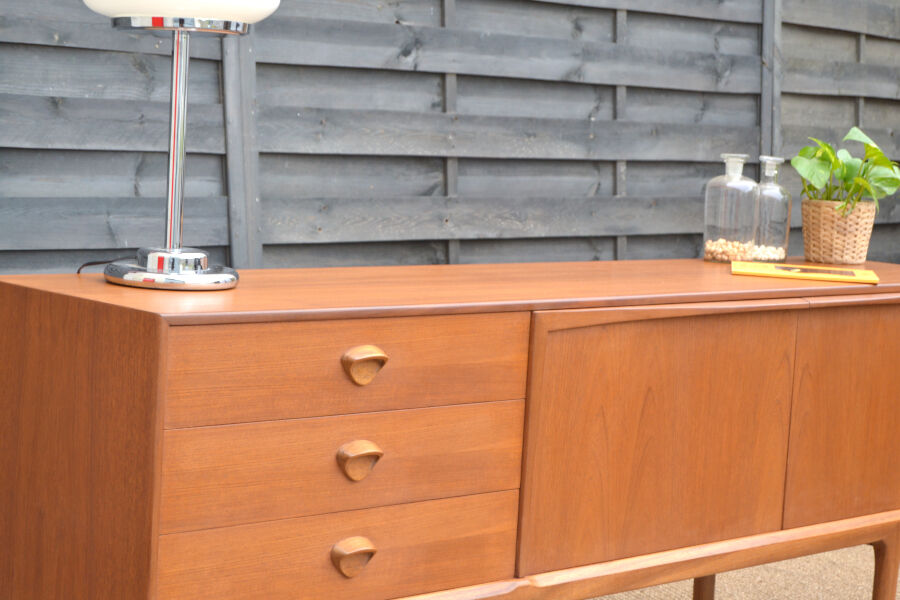 Enfilade en teck blond par McIntosh