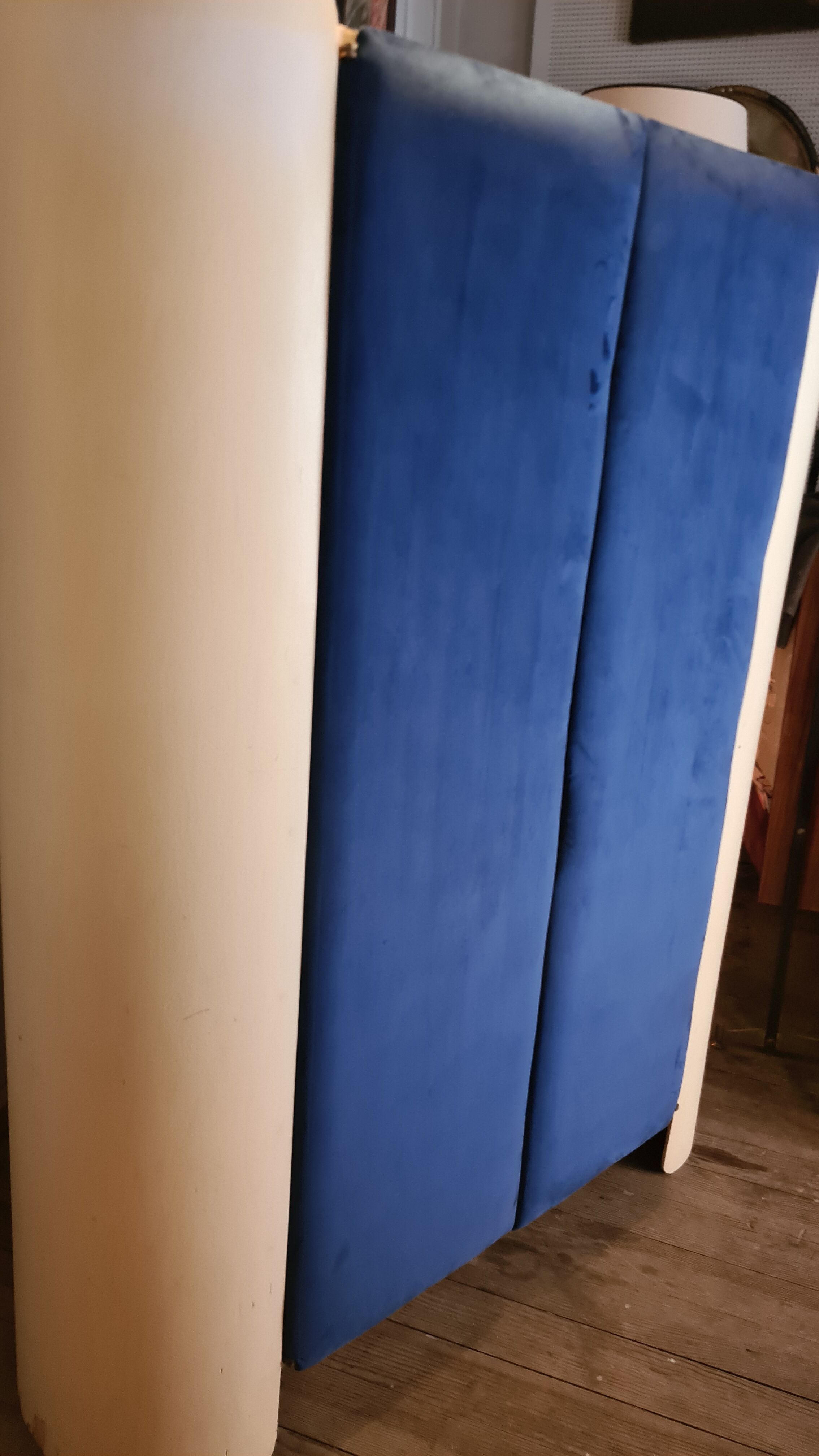 Armoire de jeune fille